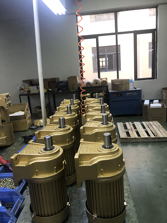 三相異步電動機互鎖正反轉